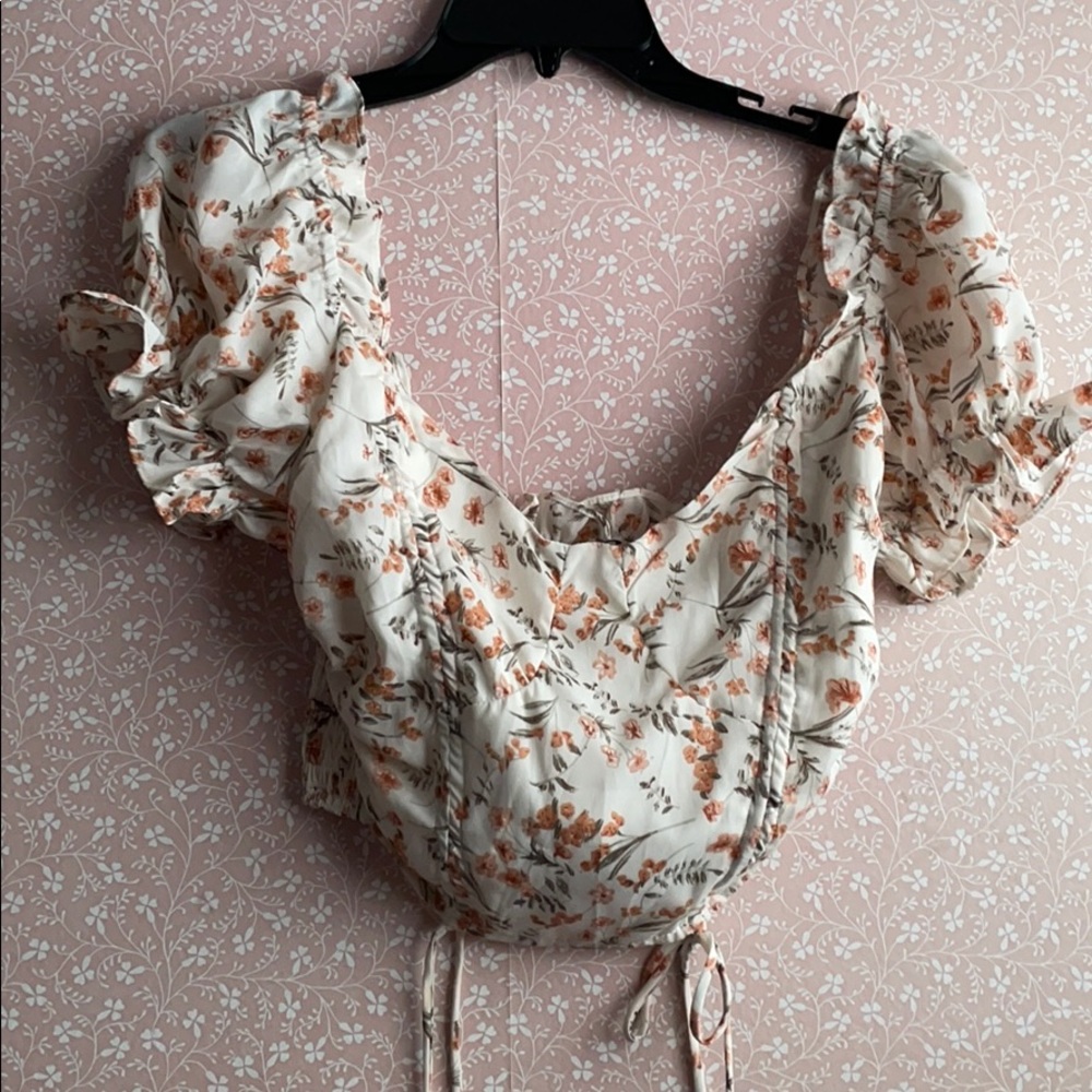 Cropped floral blouse